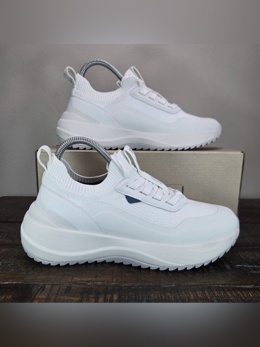 EUC Vessi - Stormburst Lowtop Womens Waterproof Shoes in White - Size 7